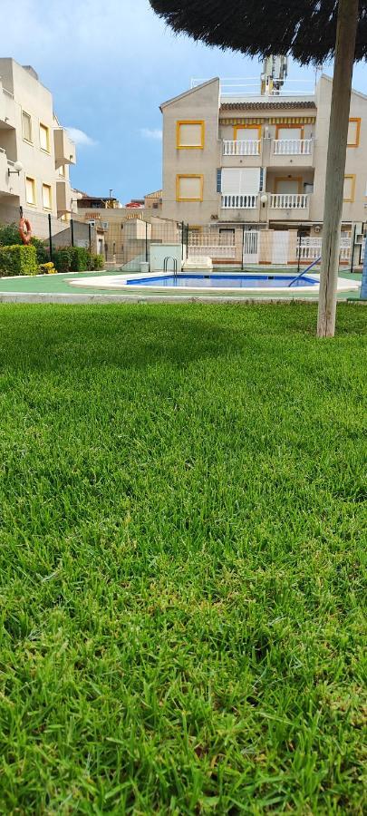 Parque Aromatico Con Dos Piscinas Apartment Торевиеха Екстериор снимка